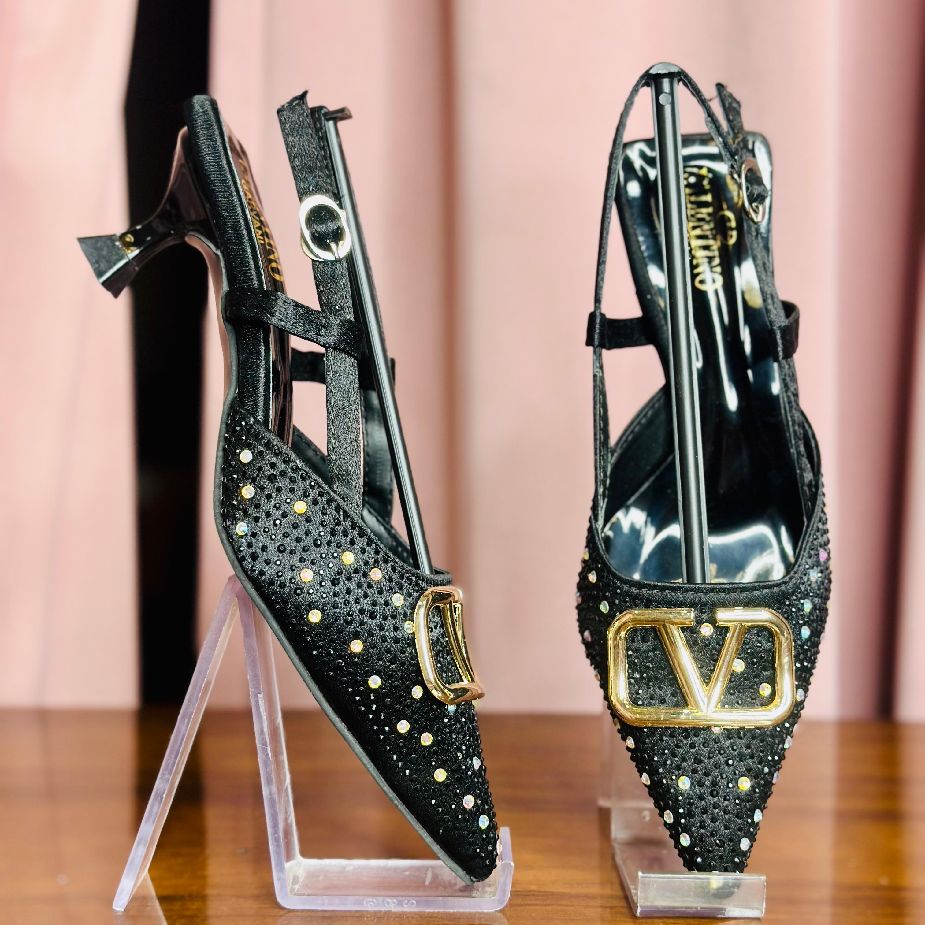 HEELS 16 b