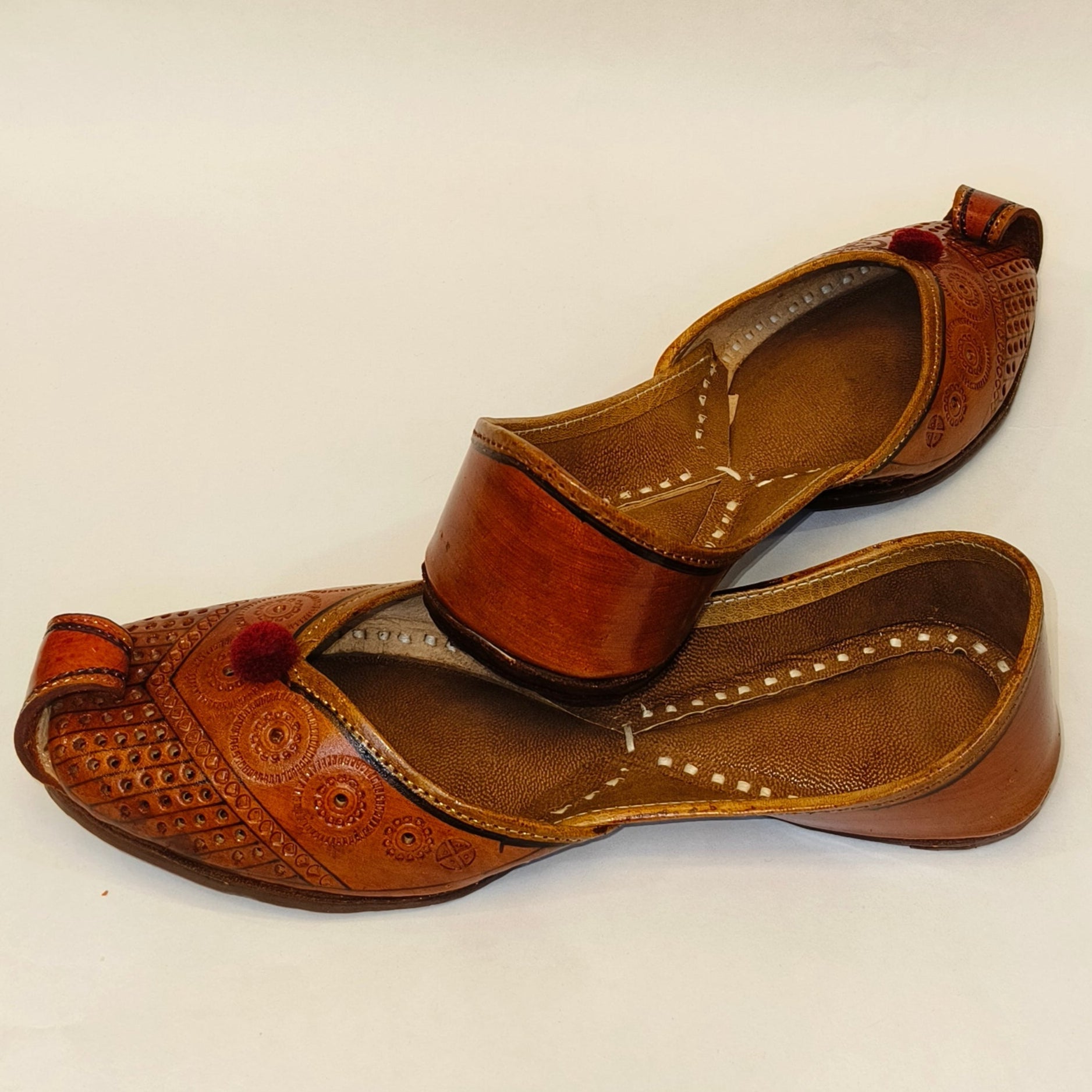 Punjabi Jutti Heavy Leather Pom Pom Work2520