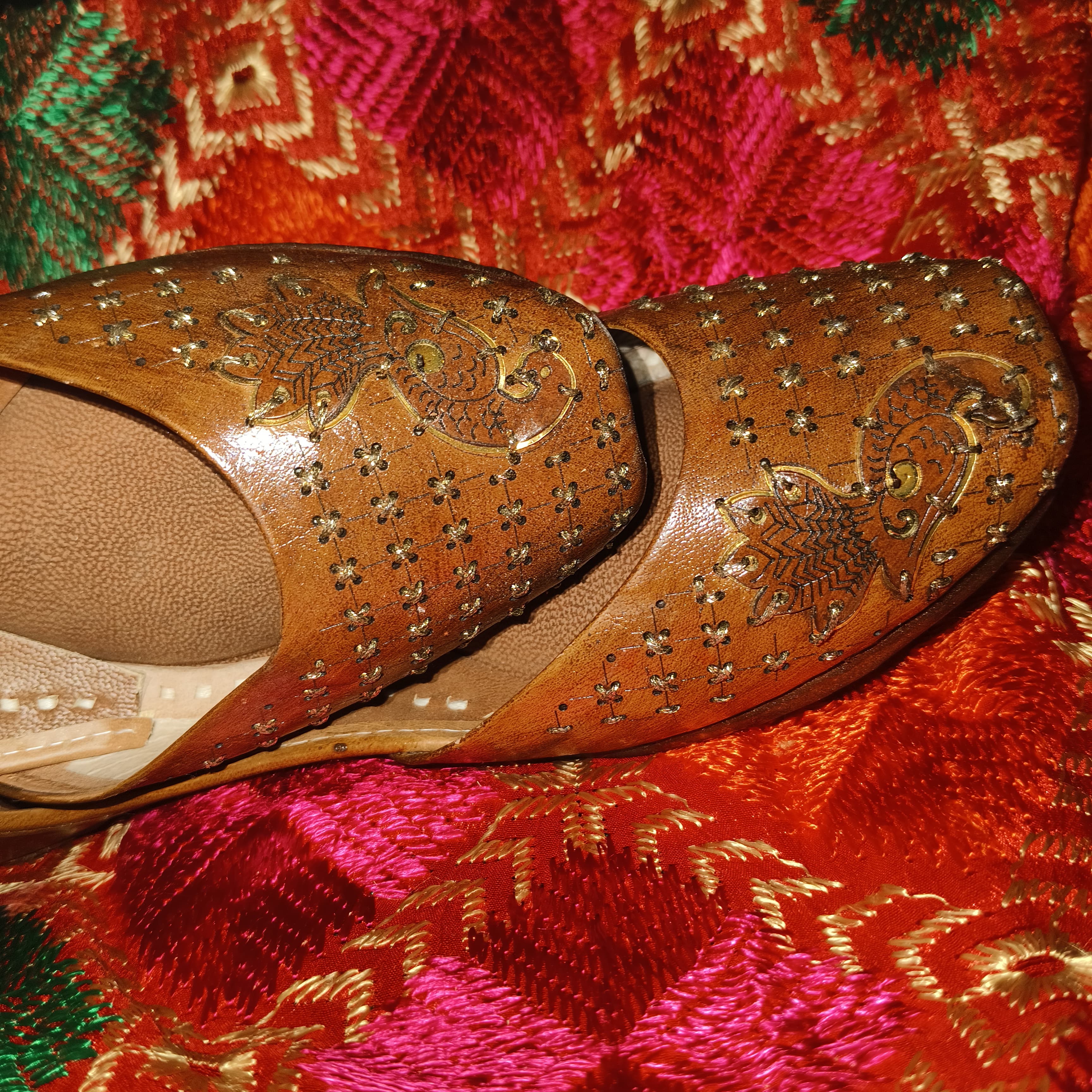 Punjabi Jutti casual in leather work 03123