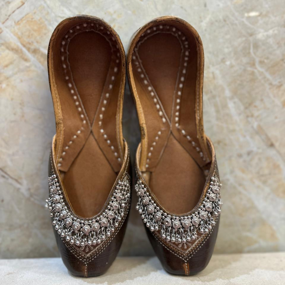 Punjabi Jutti casual in leather work 03121