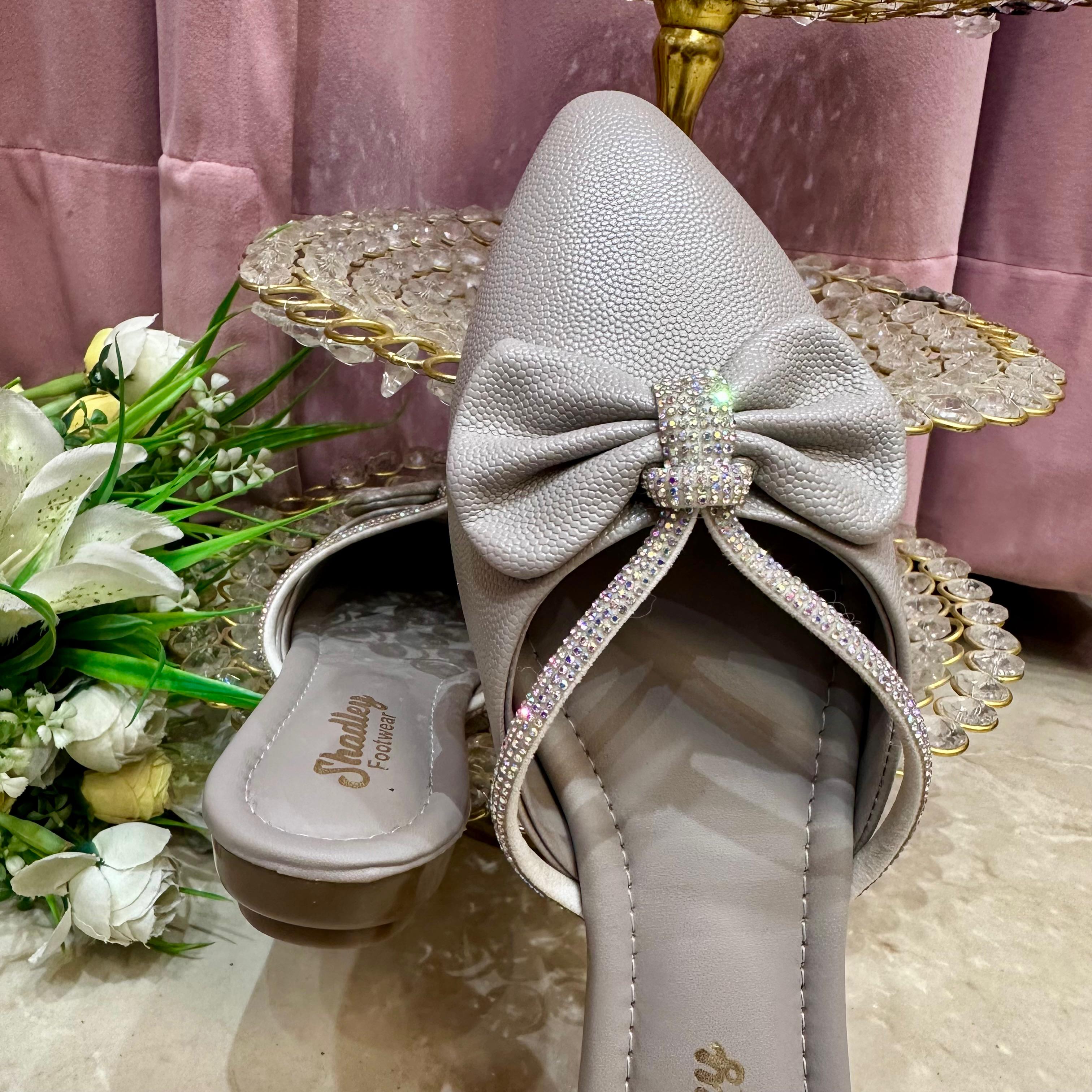 Punjabi Jutti bow with silwer strap 215