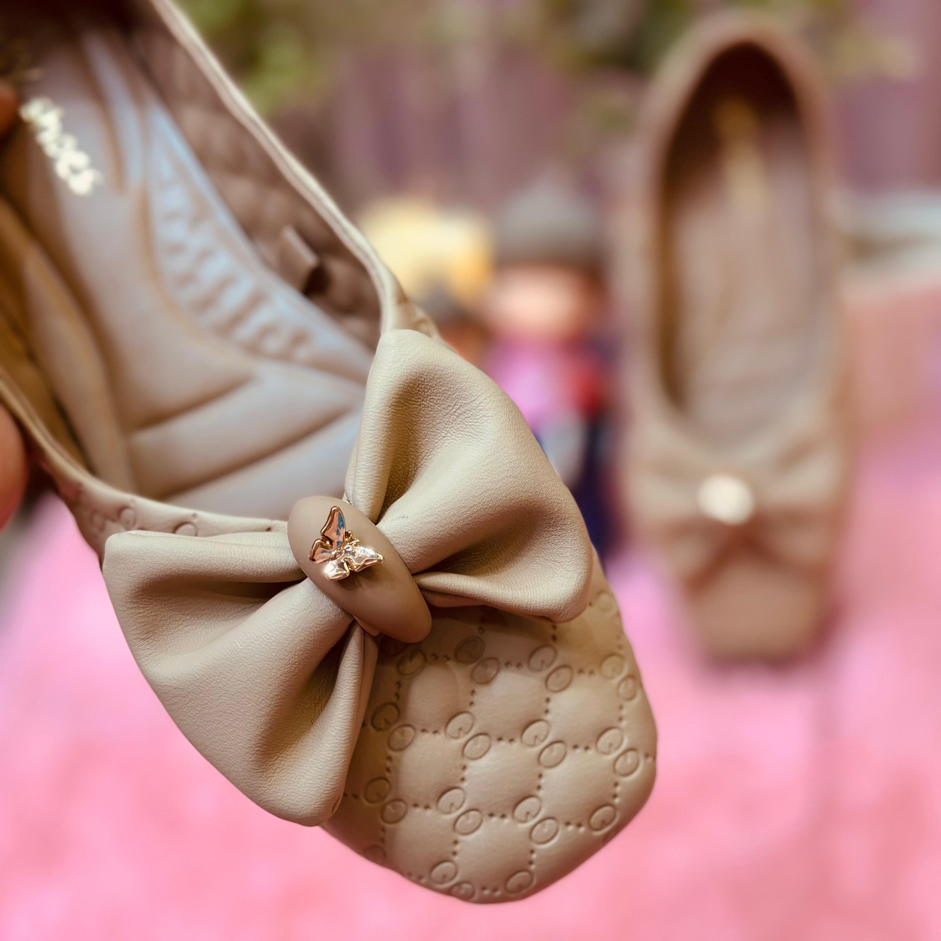 toes and flats  603