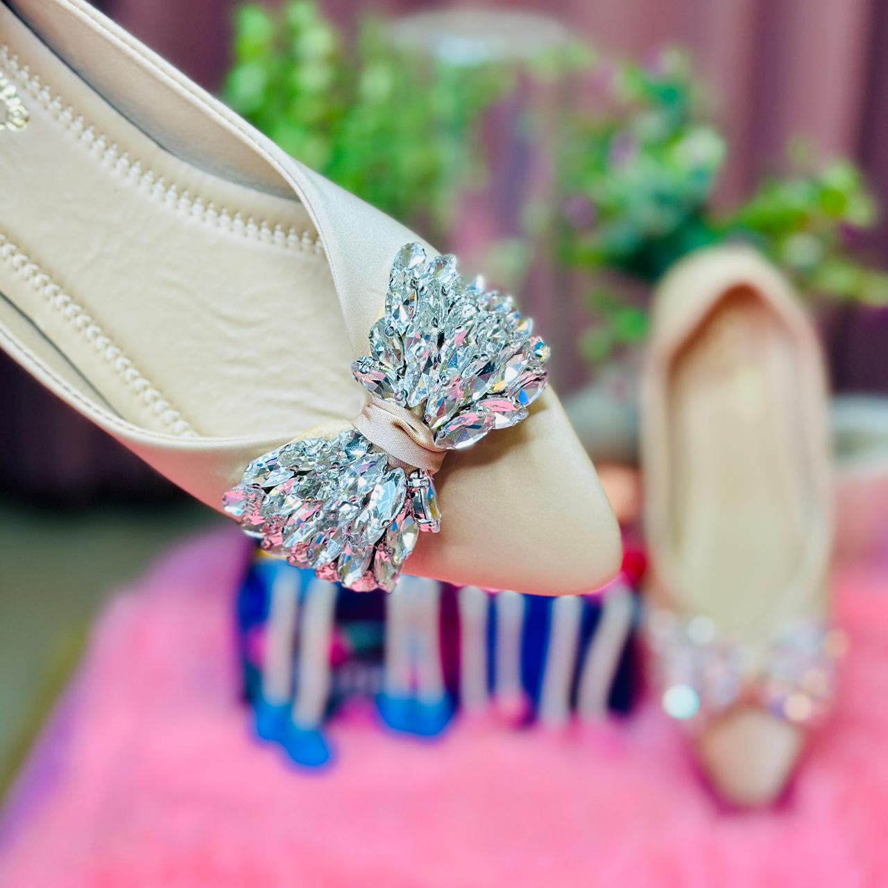 toes and flats  606 B