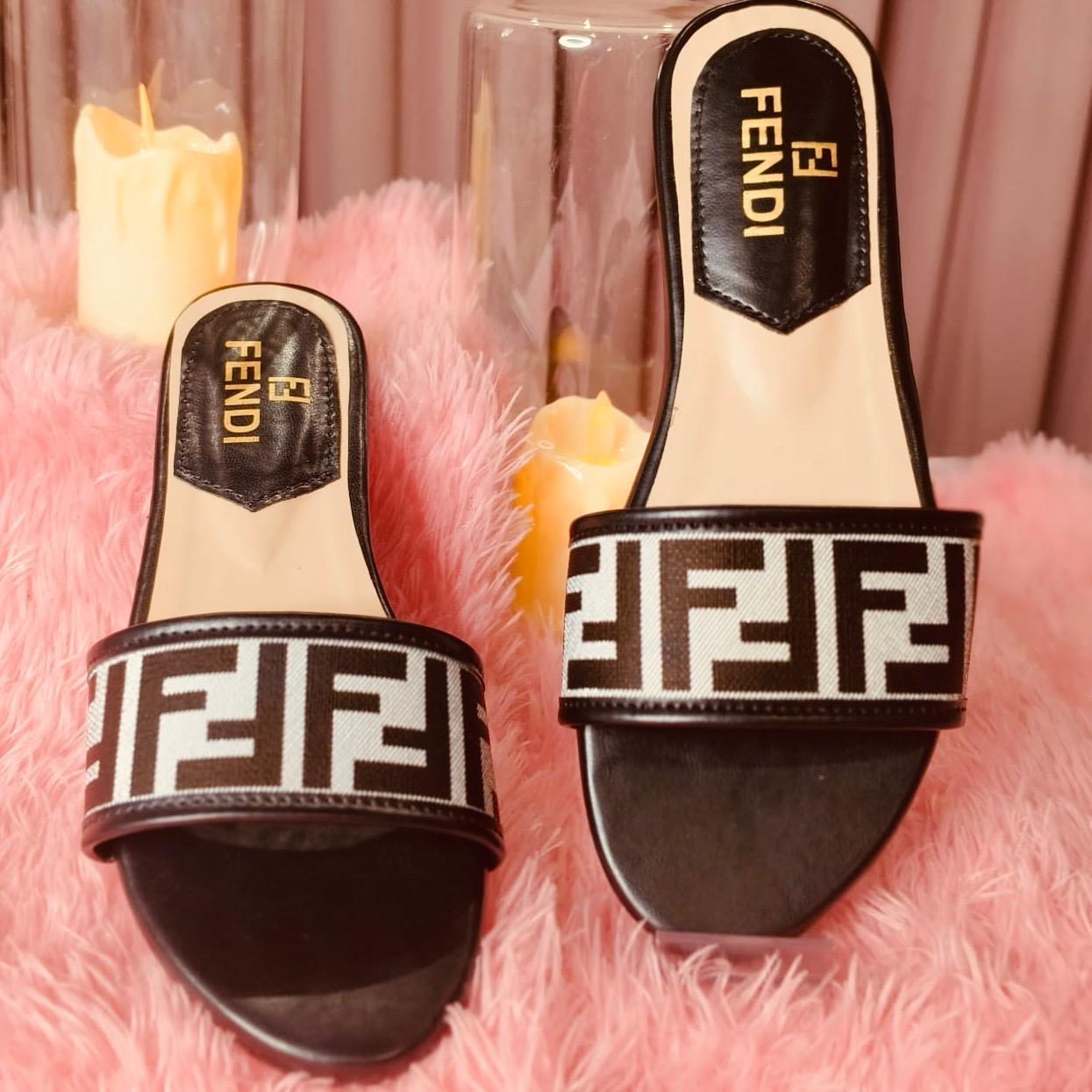 FLIP FLOPS 531