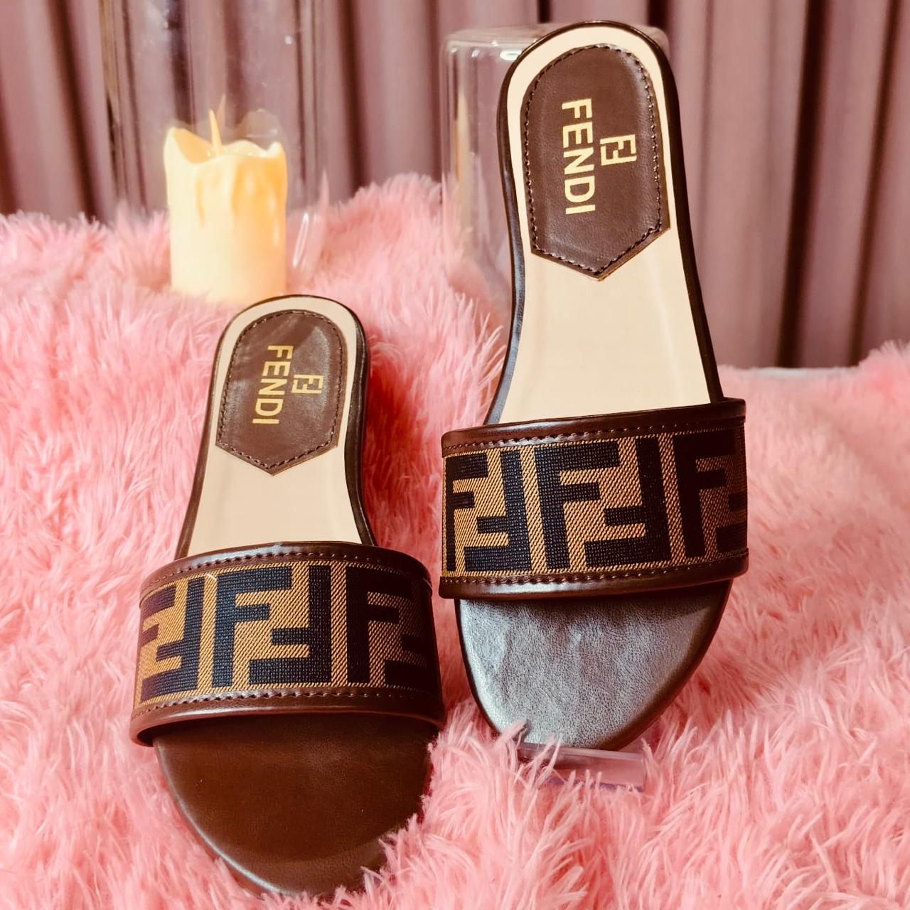 FLIP FLOPS 531 B