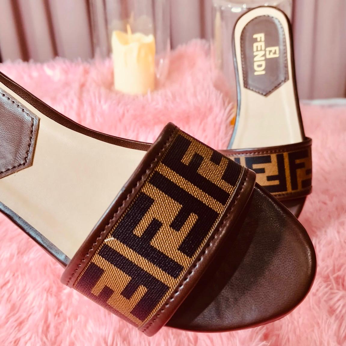 FLIP FLOPS 531 B