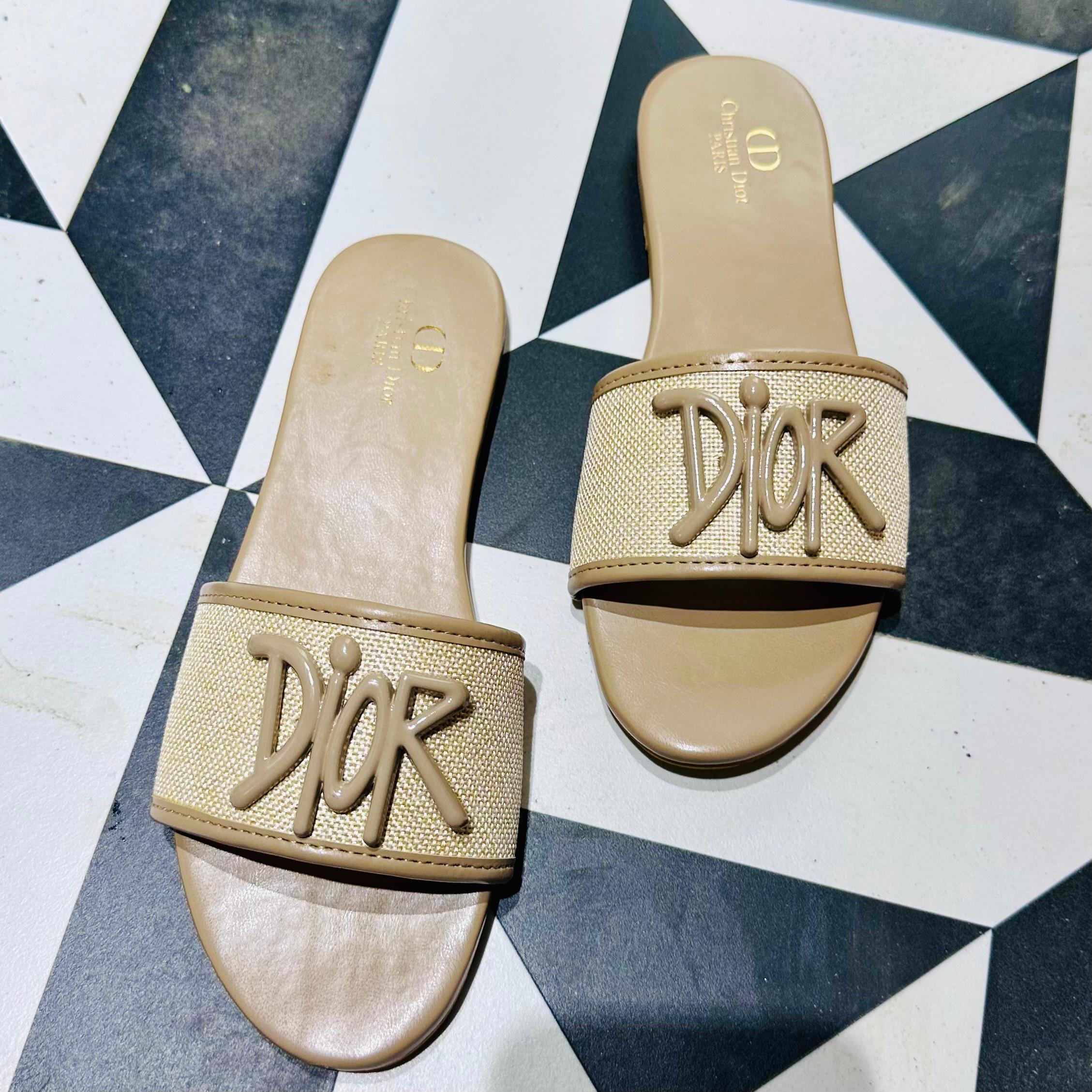 FLIP FLOPS 0520 b