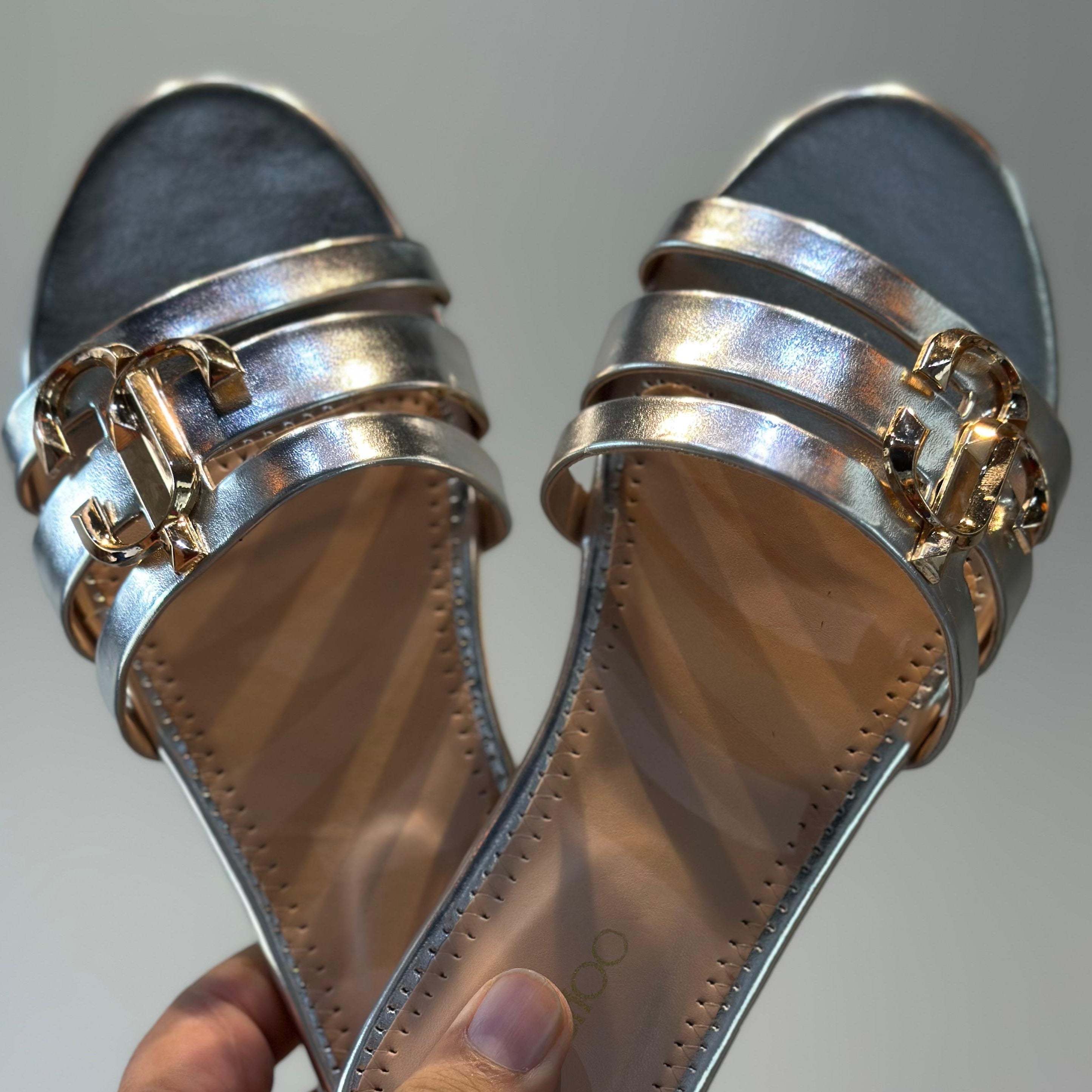 FLIP FLOPS 592