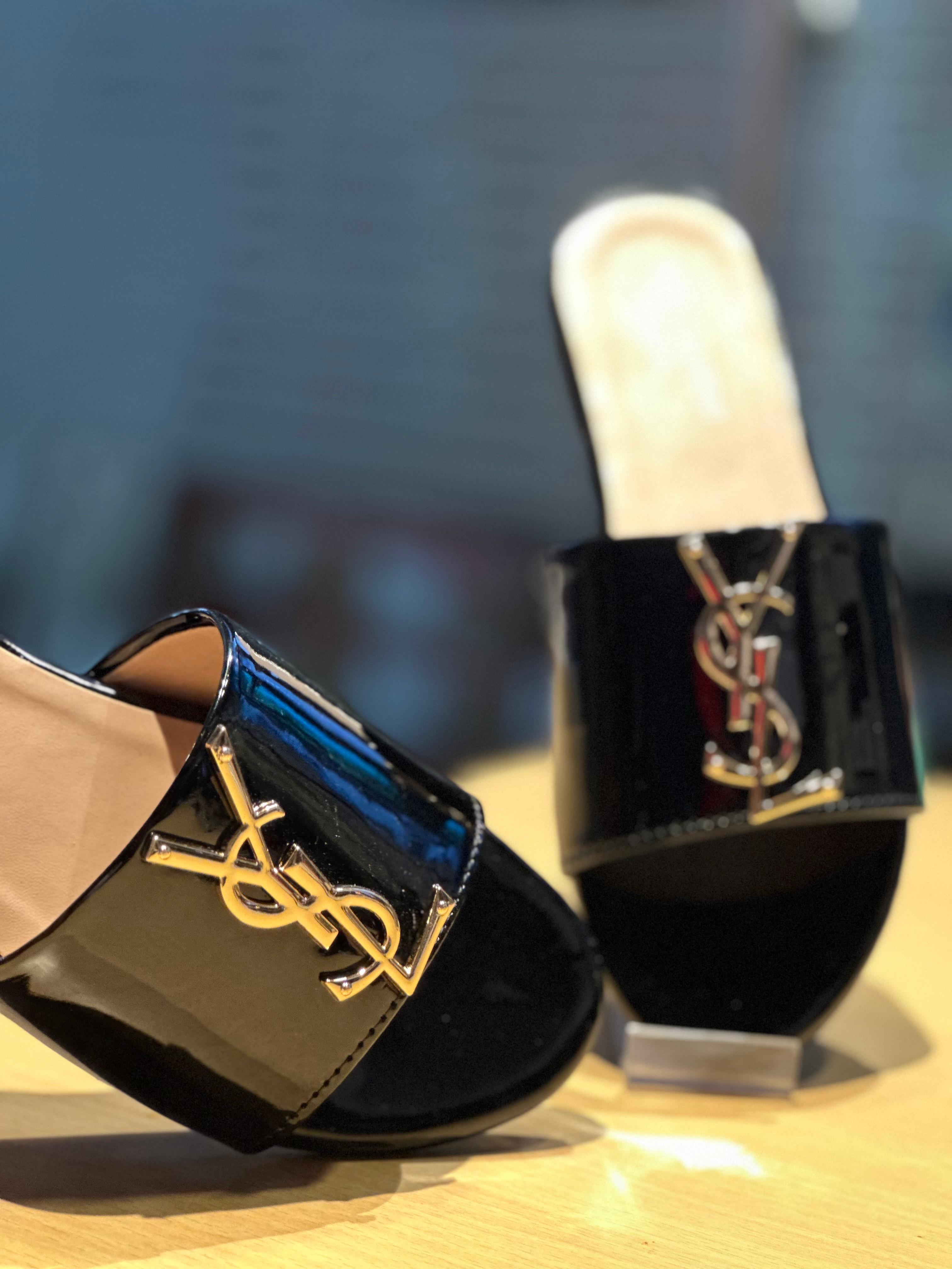 FLIP FLOPS 593