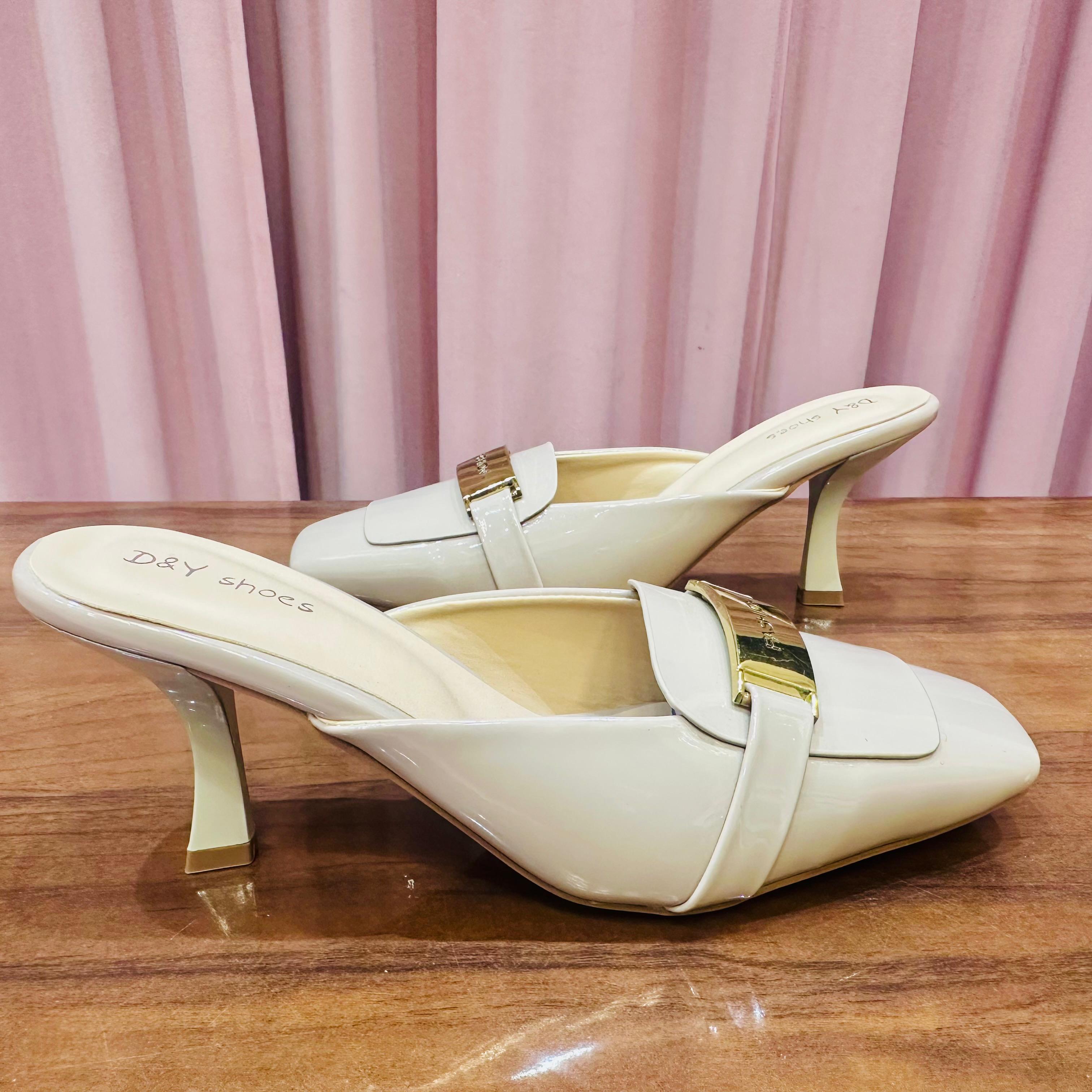 toes and flats  675