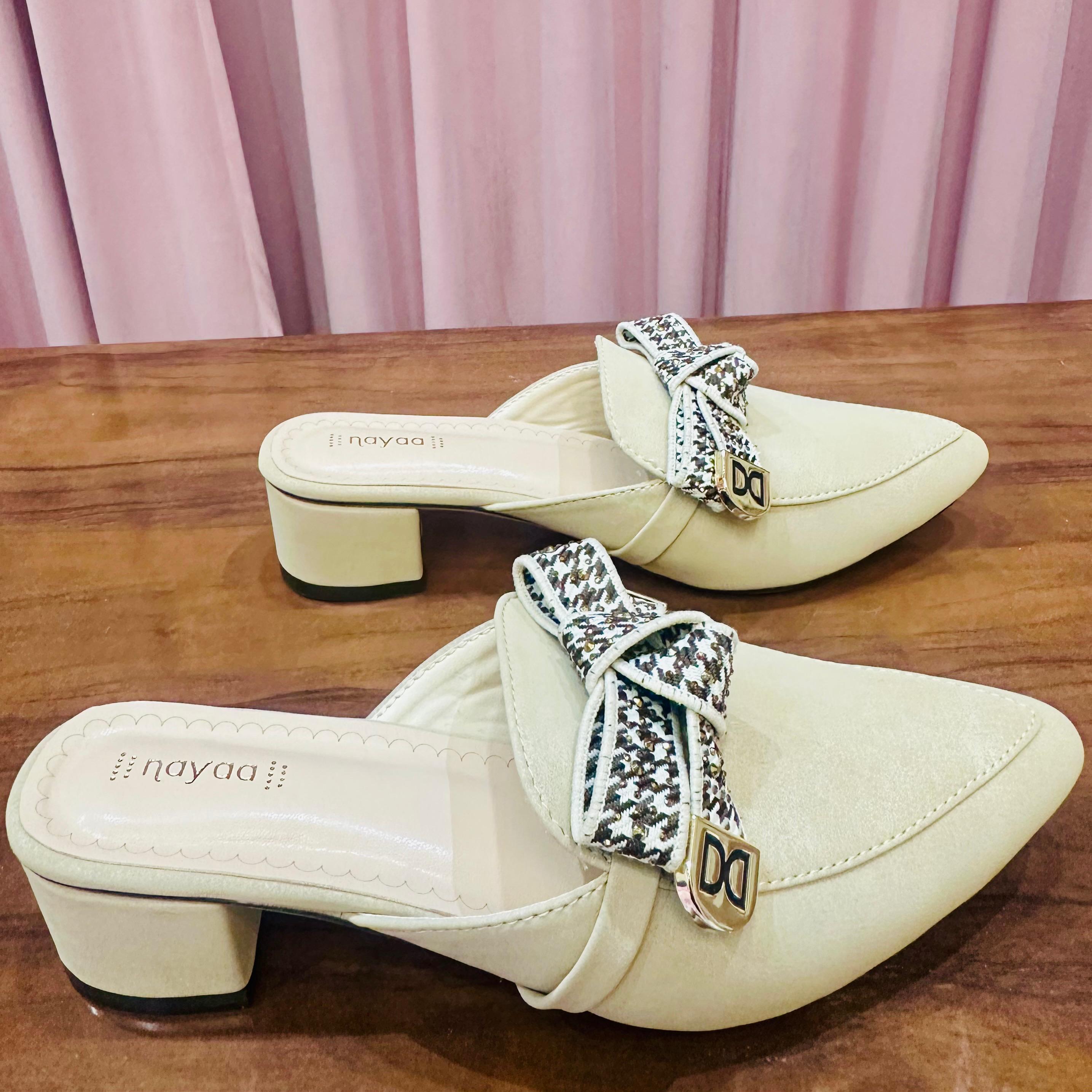 toes and flats  677