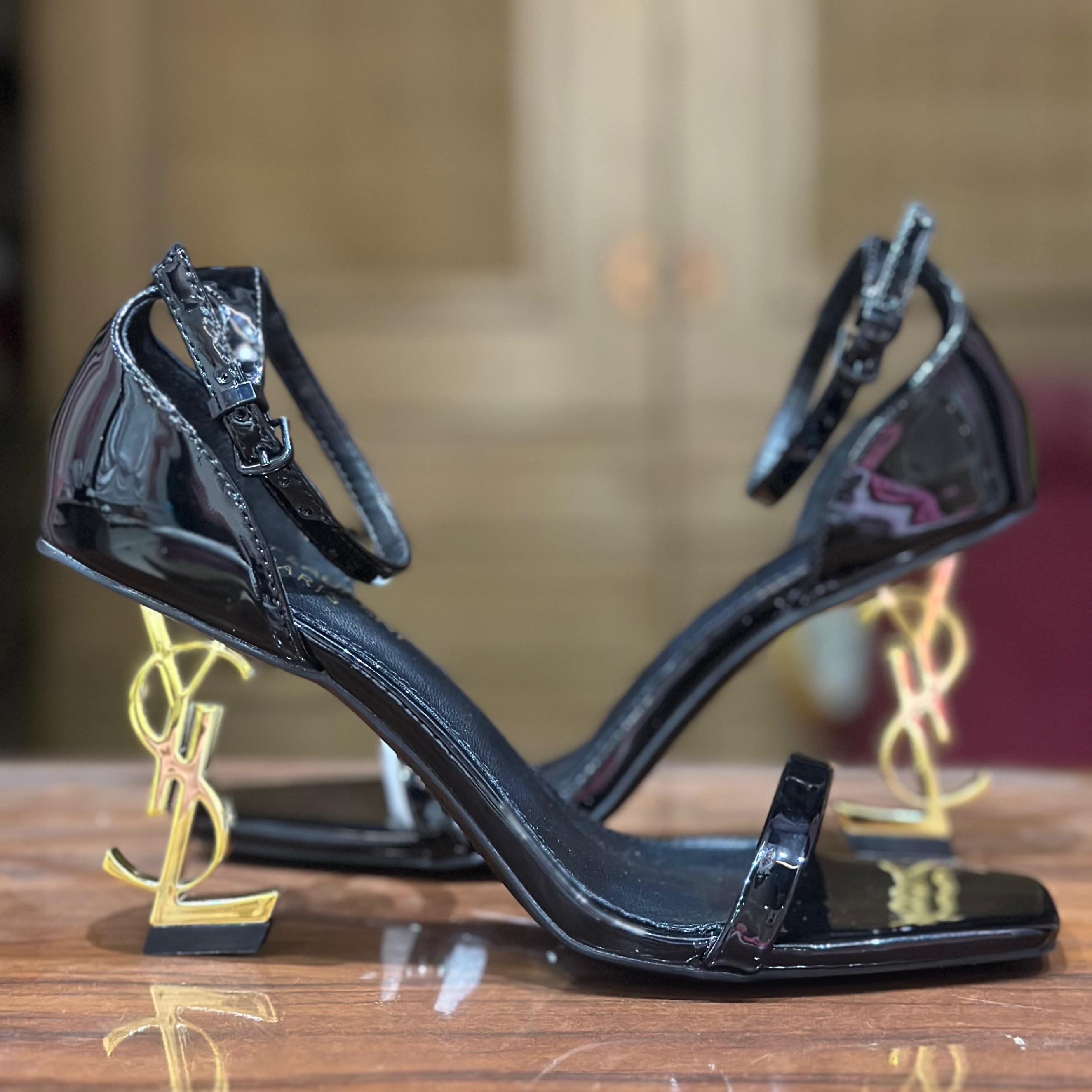 HEELS011