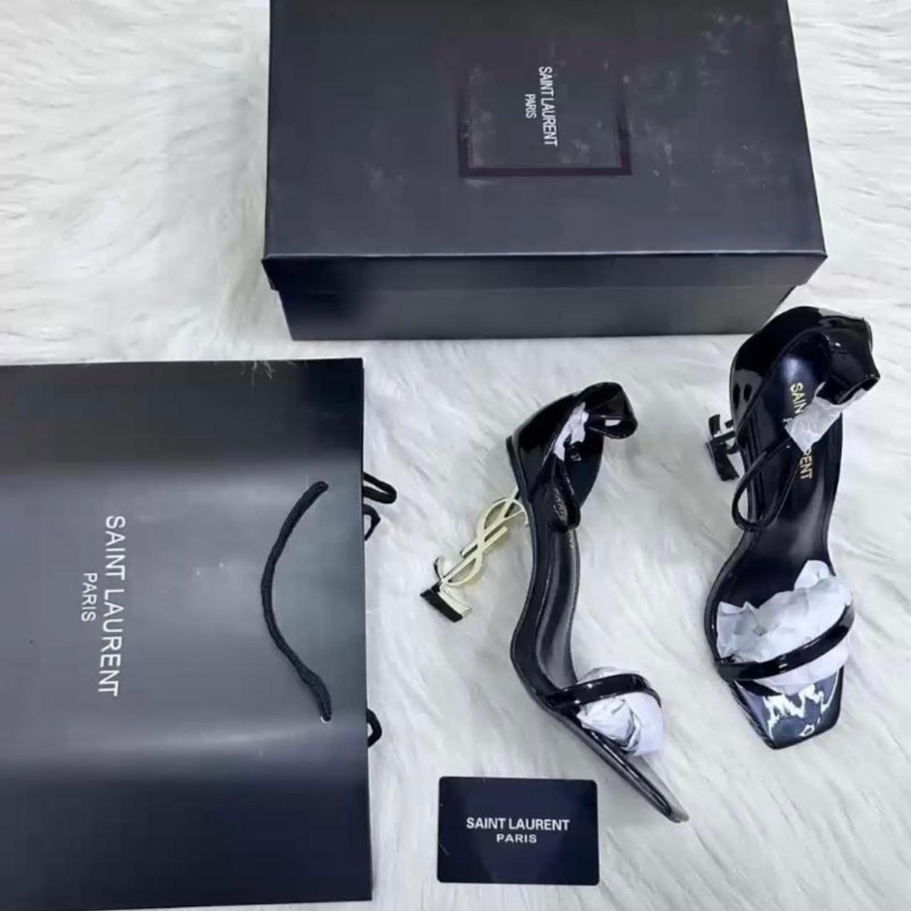 HEELS011
