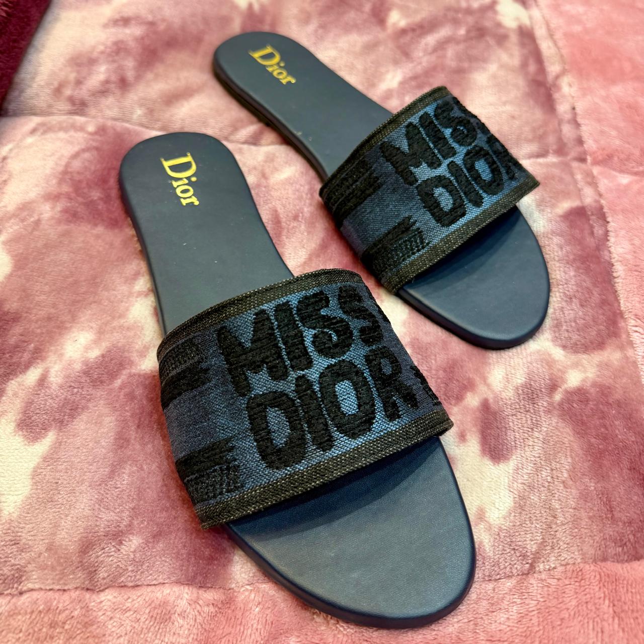 FLIP FLOPS 2323