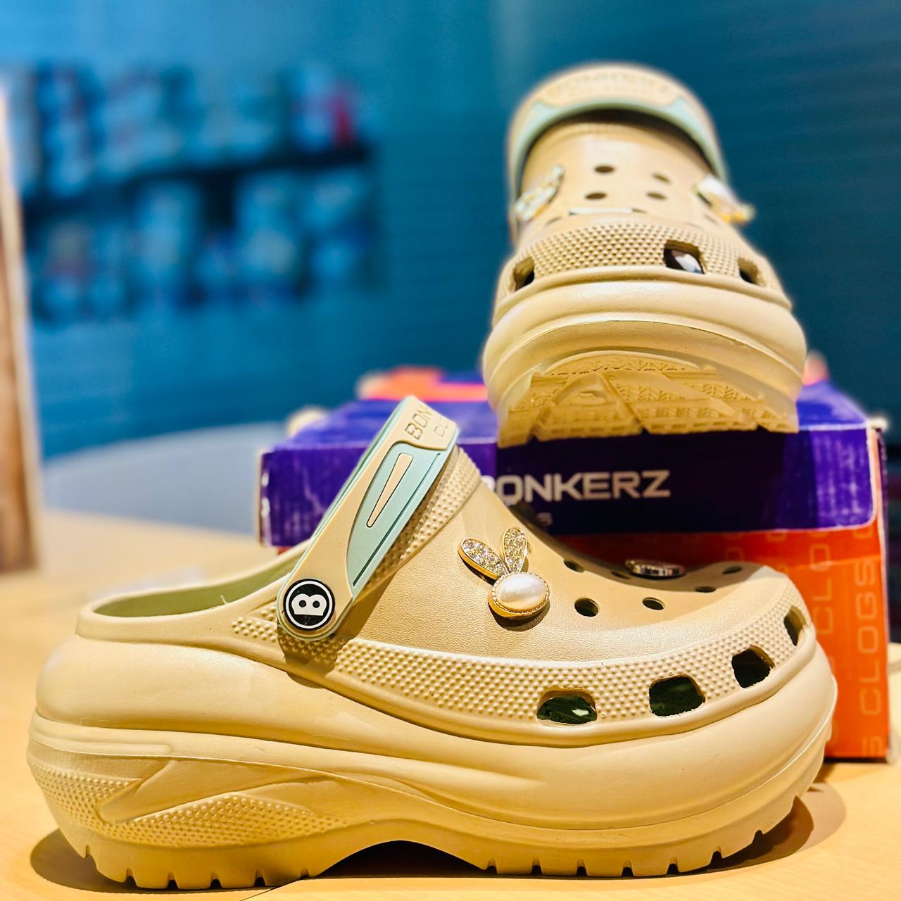 FLIP FLOPS back open