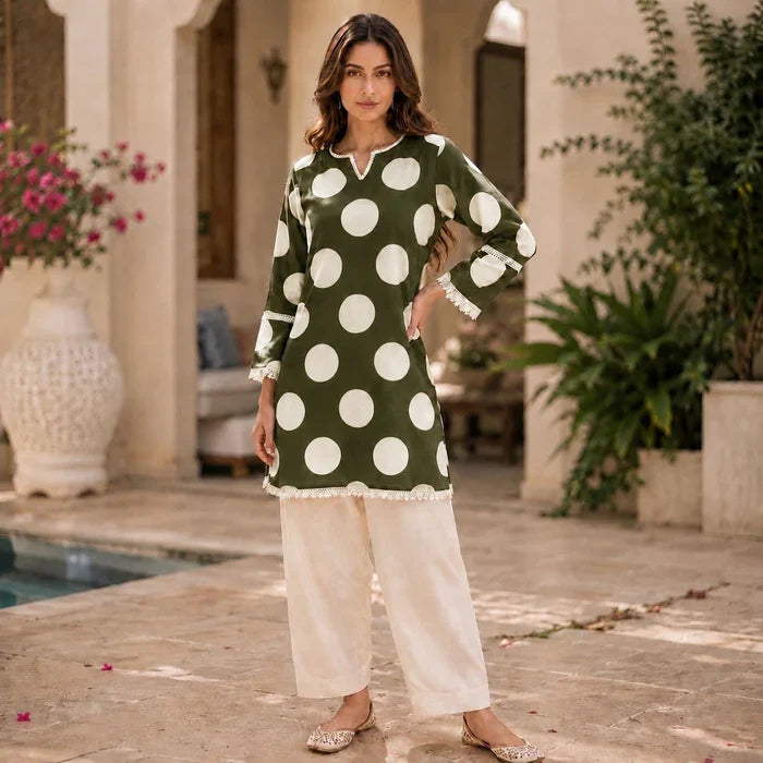 FANCY CLOTHES 0133