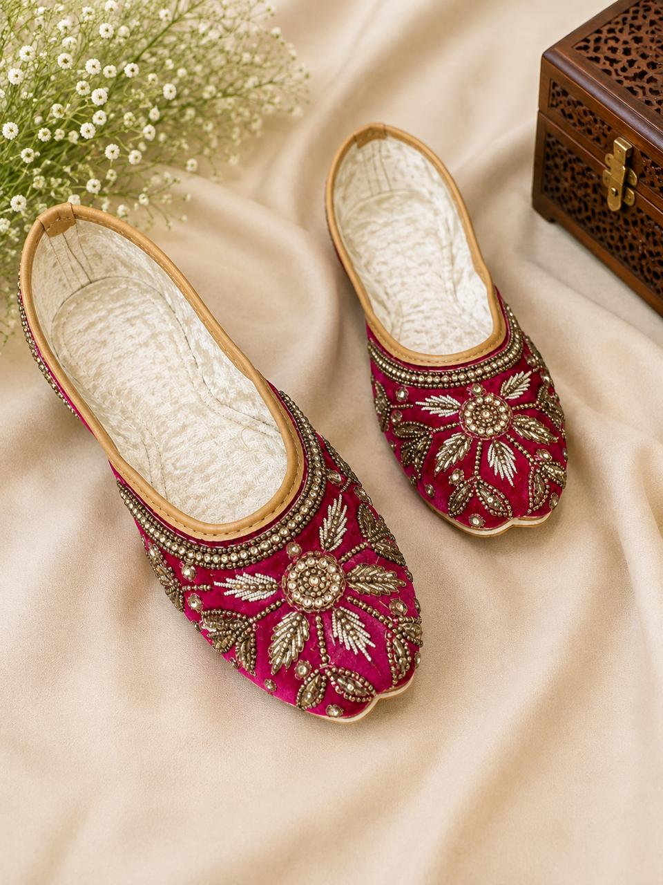 Punjabi jutti heavy pearl work20261014