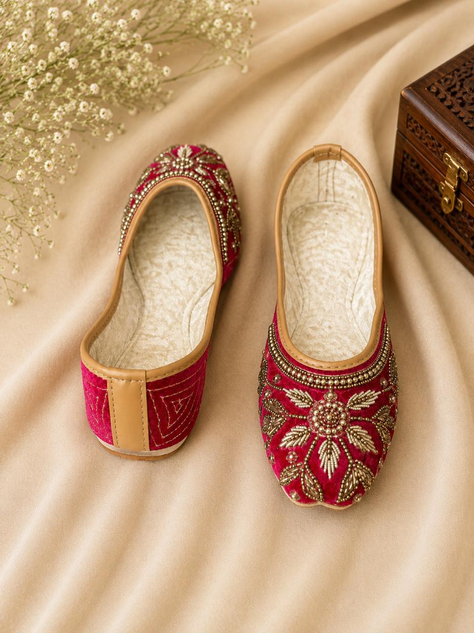 Punjabi jutti heavy pearl work20261014