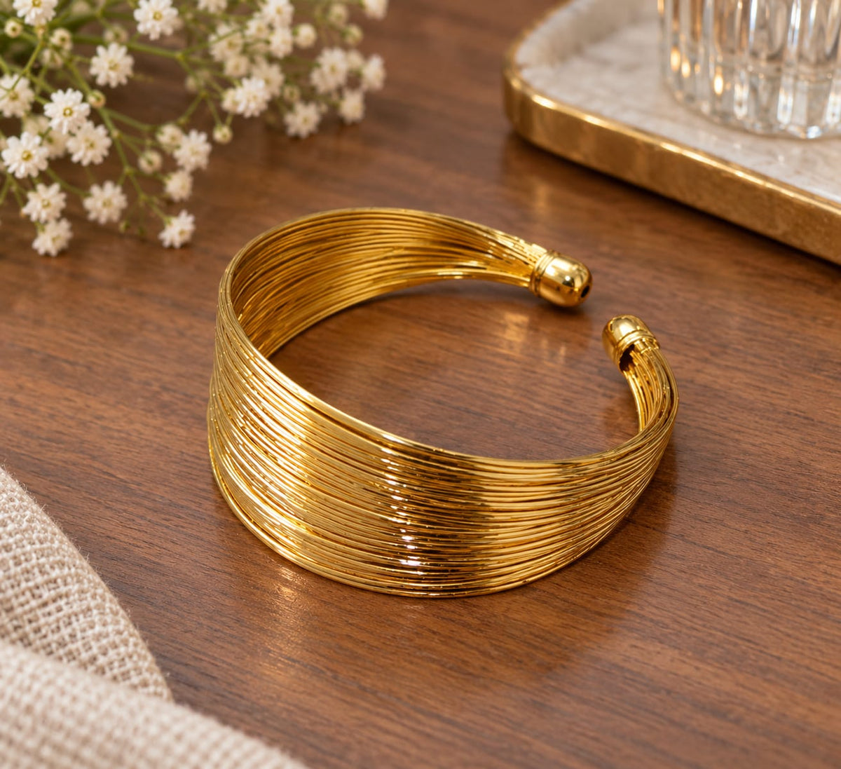 Elegant Golden Wire Bunch Bracelet 20261508