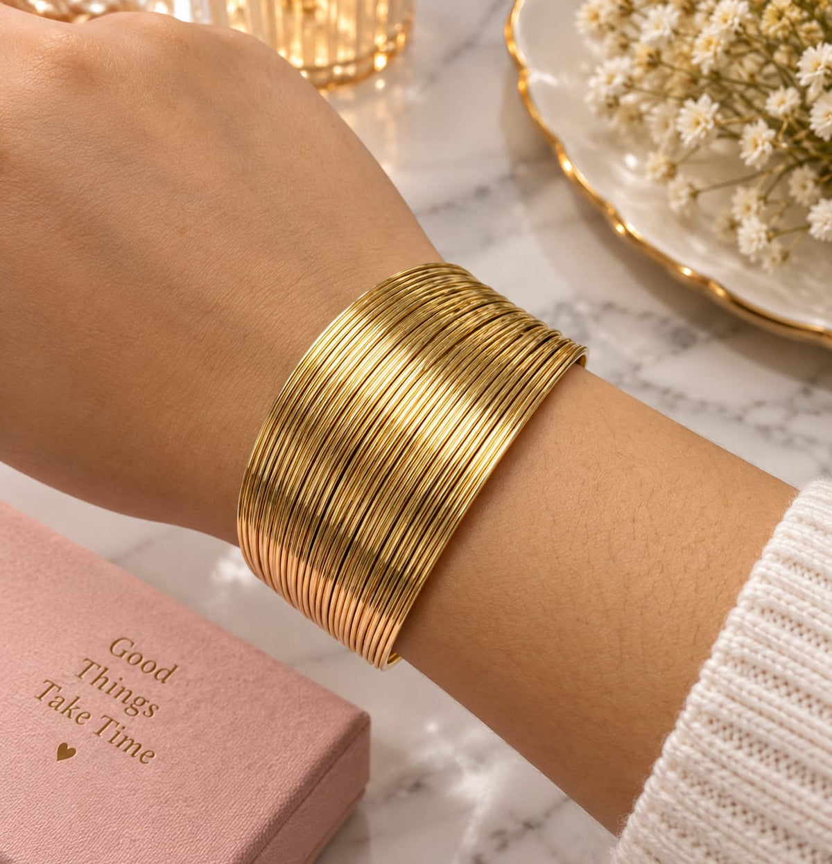 Elegant Golden Wire Bunch Bracelet 20261508