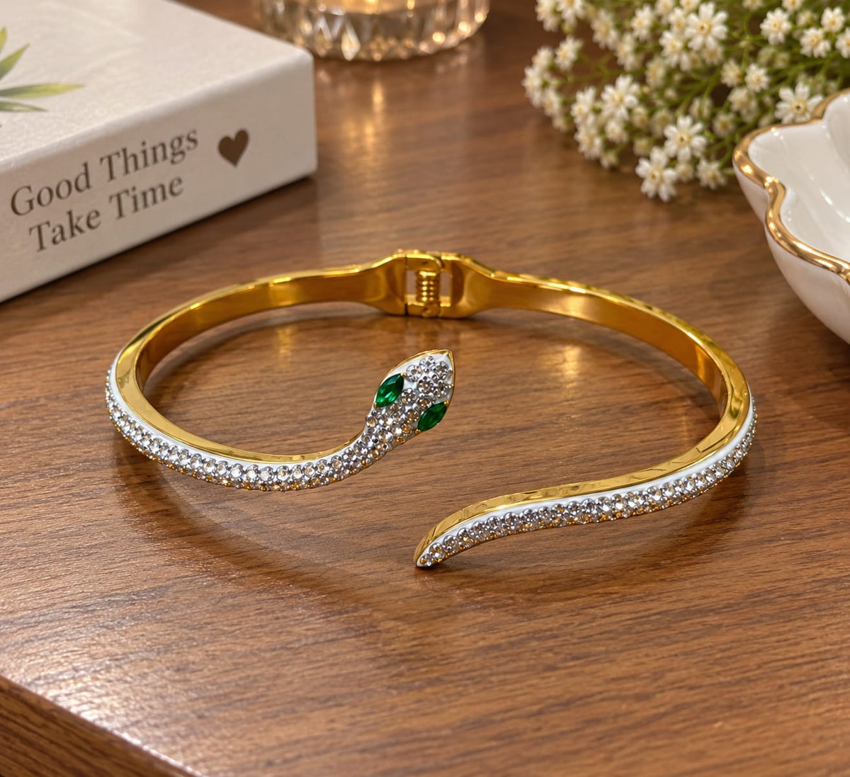 Elegant Snake Bracelet 20261511