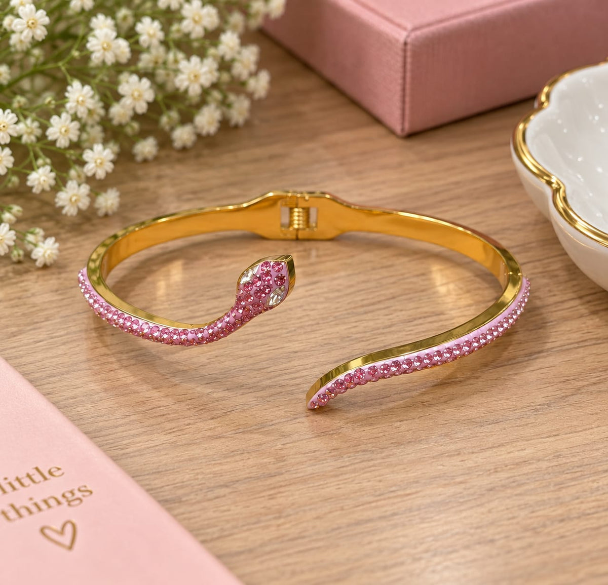 Elegant Snake Bracelet  20261512
