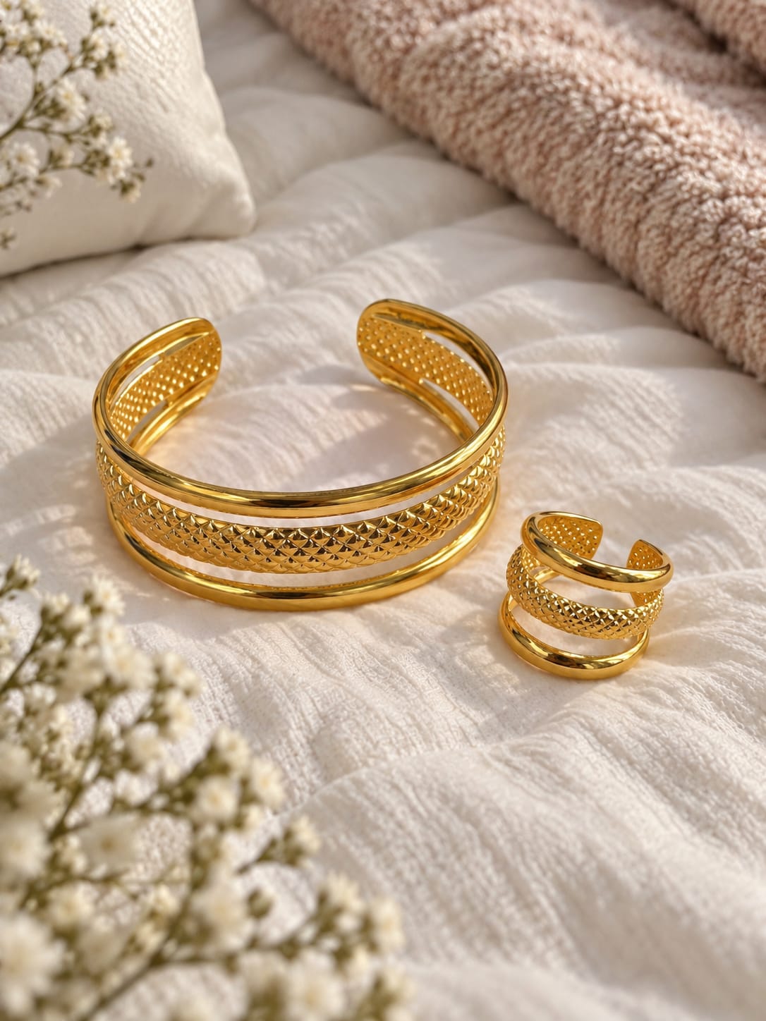 Classic Gold Layered Bracelet & Ring 20261603