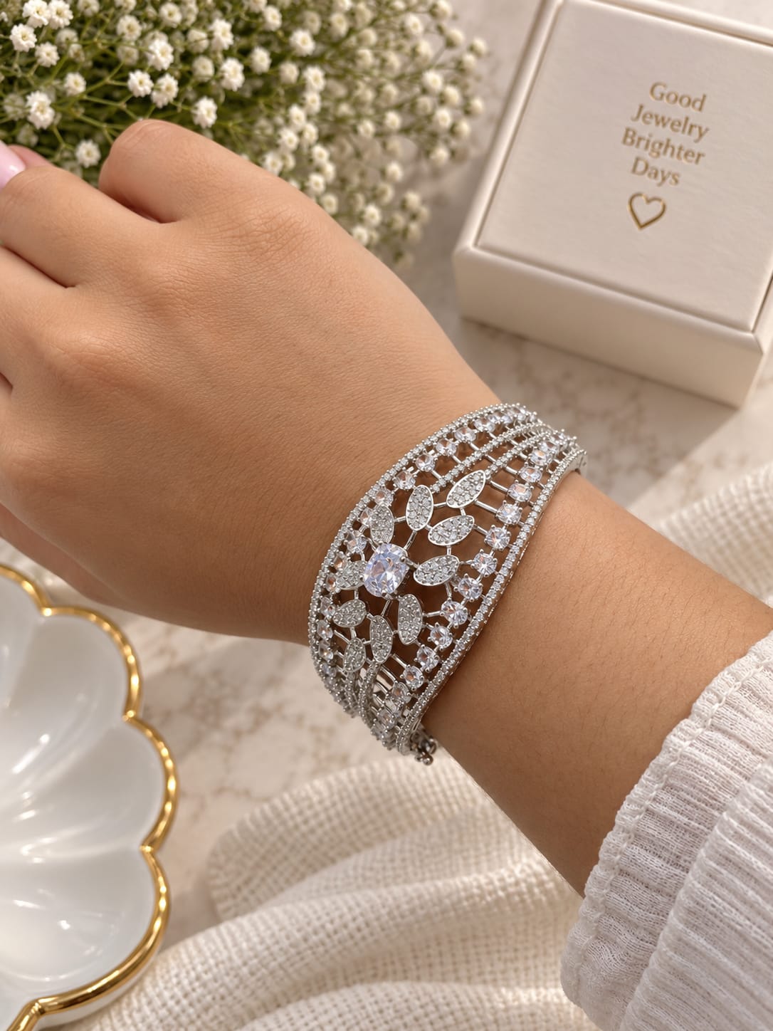 Desiner Round Sliver Shinestone Bracelet 20261707