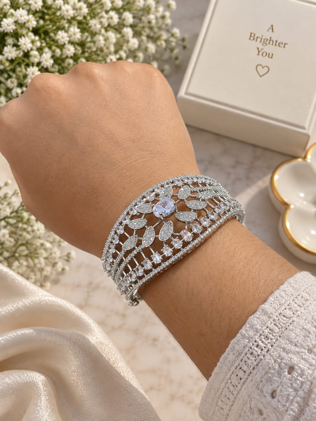 Desiner Round Sliver Shinestone Bracelet 20261707