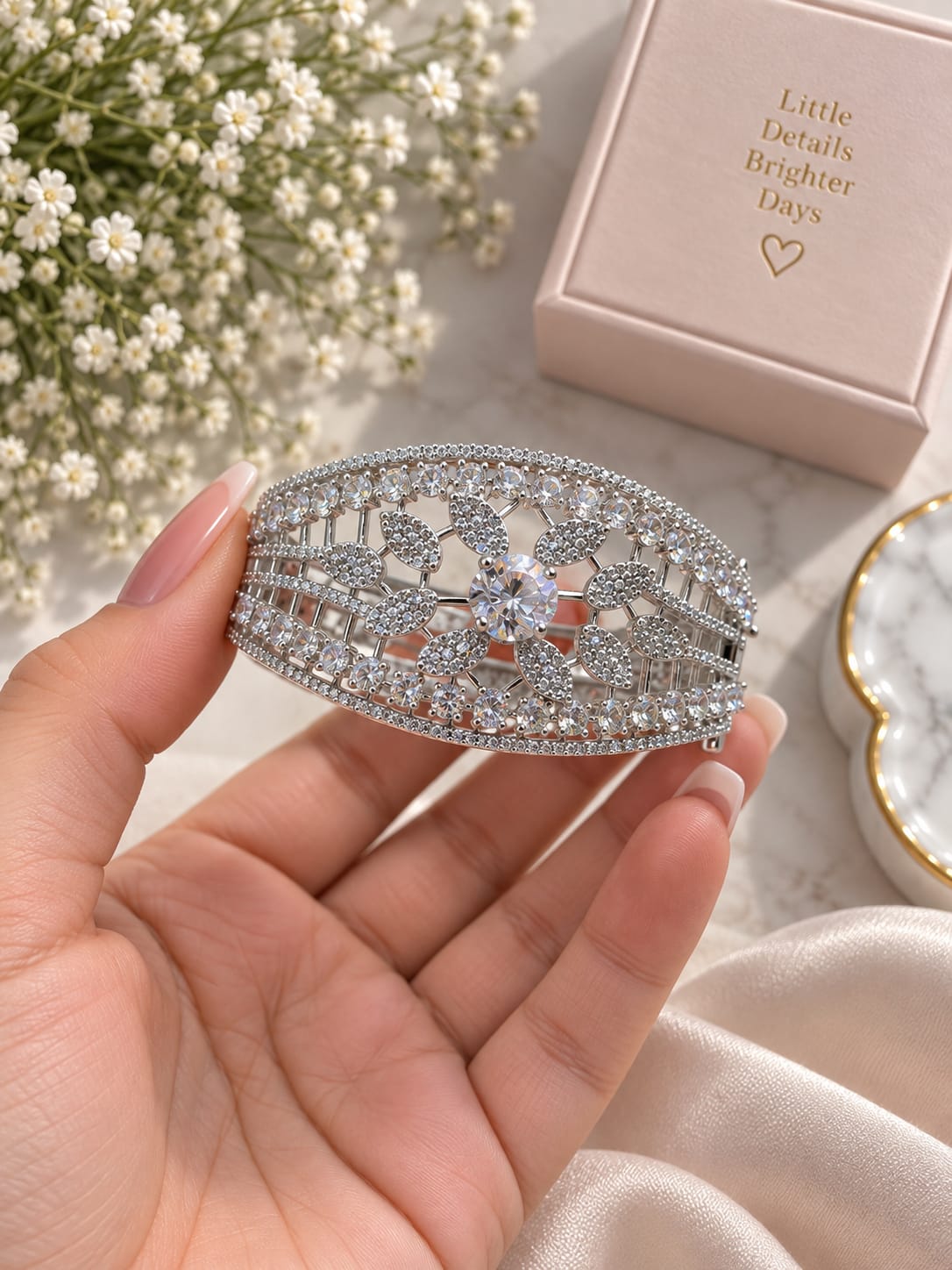 Desiner Round Sliver Shinestone Bracelet 20261707
