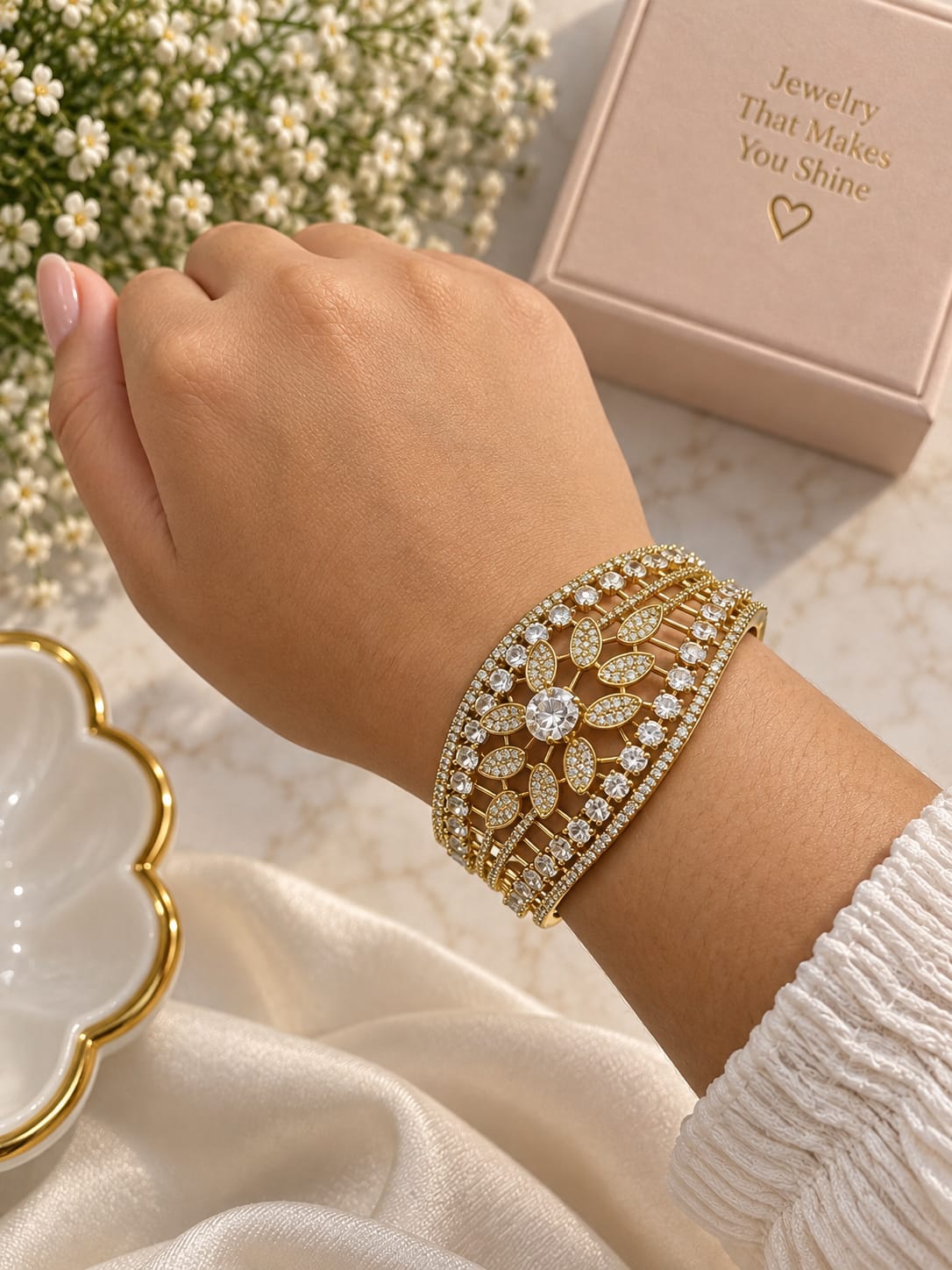 Desiner Round Gold Shinestone Bracelet 20261708