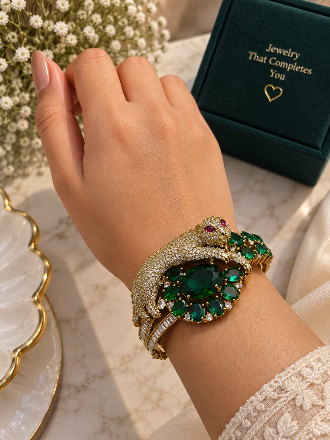 Elegant Designer Tiger Shinestone Bracelet 202617011