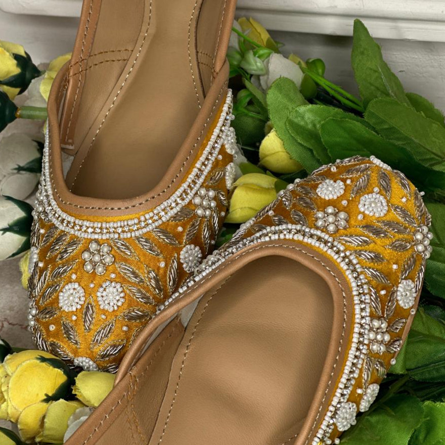 Punjabi Jutti Heavy Pearl Work2809