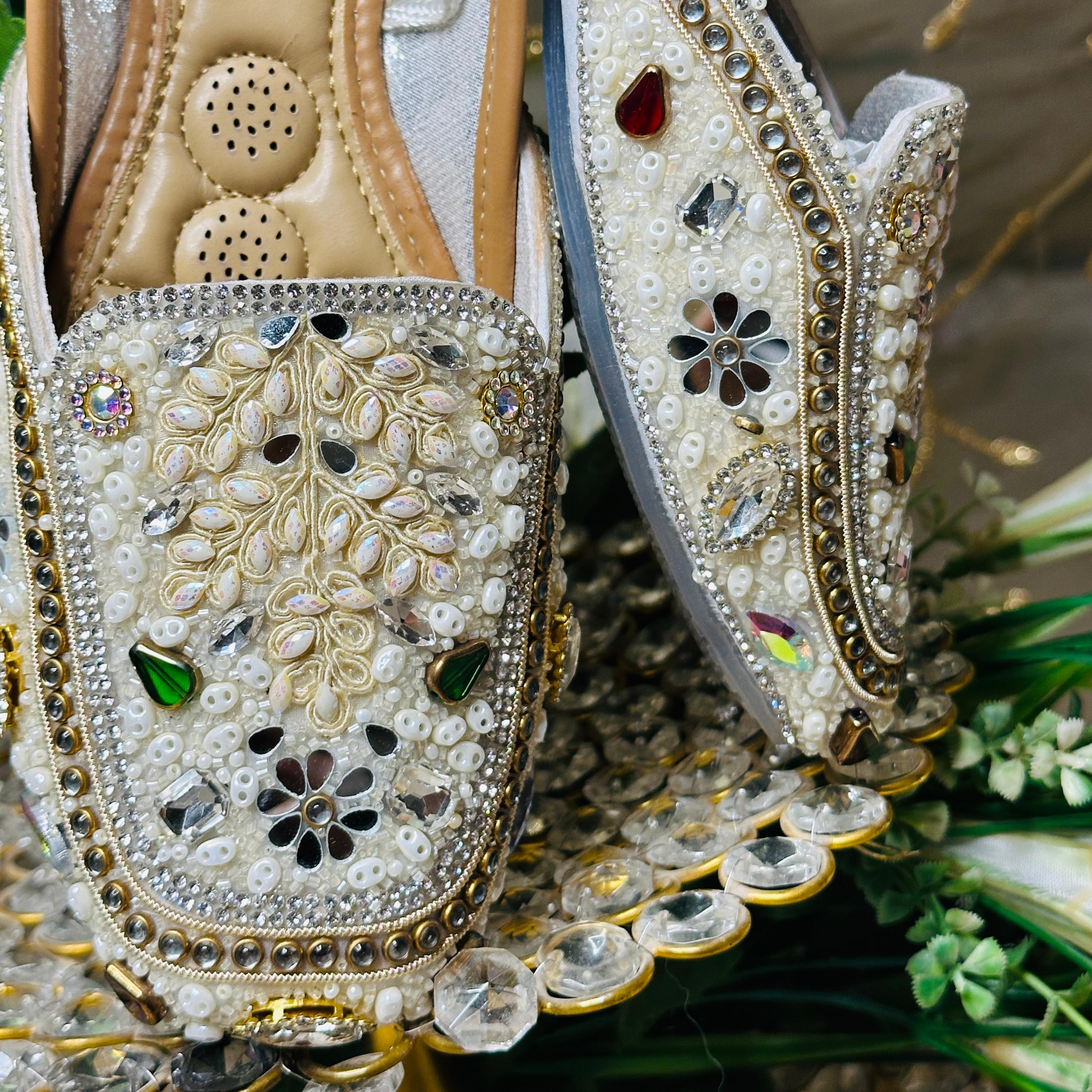 Punjabi Jutti heavy mirror work 709