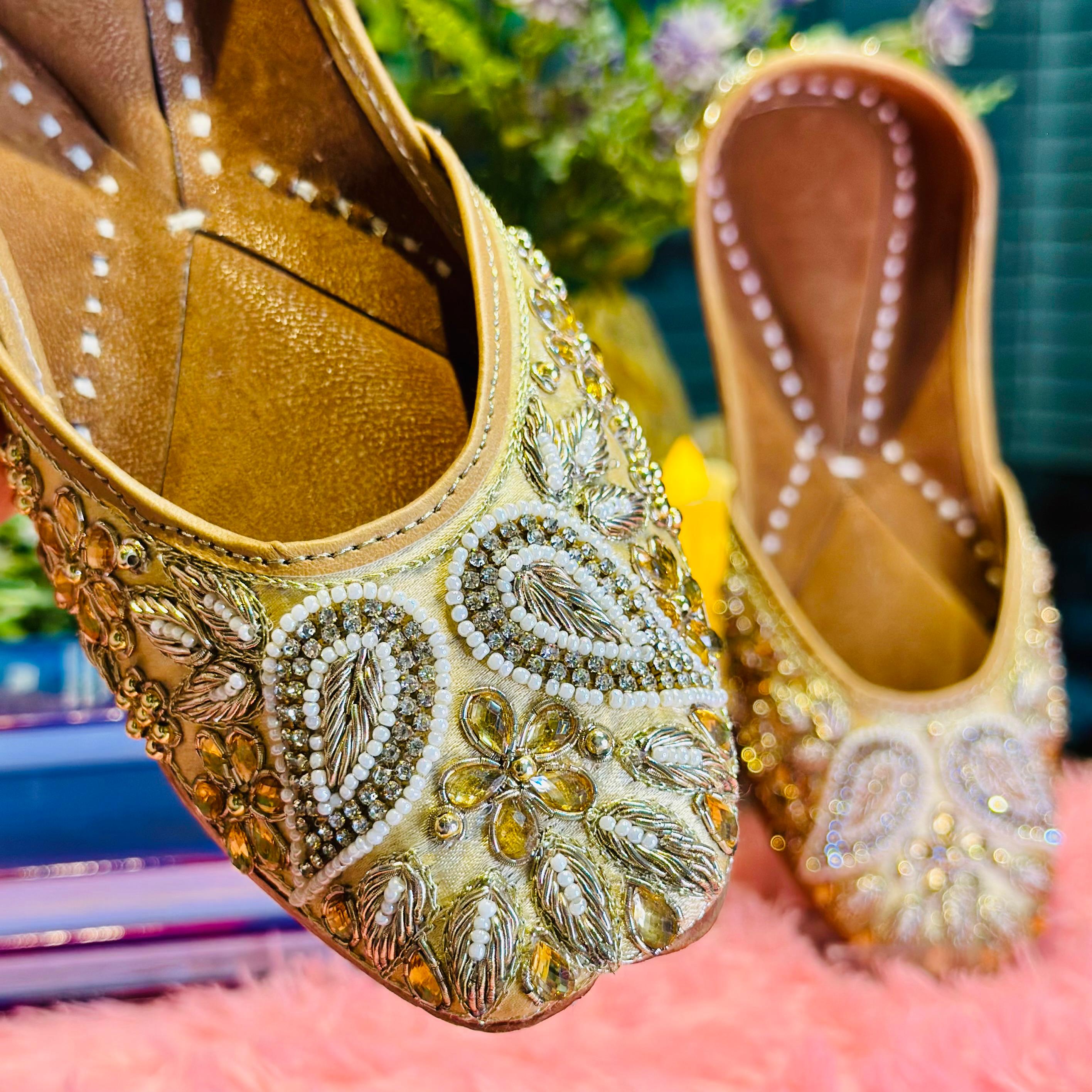 Punjabi Jutti two leaf stone work JMania2501