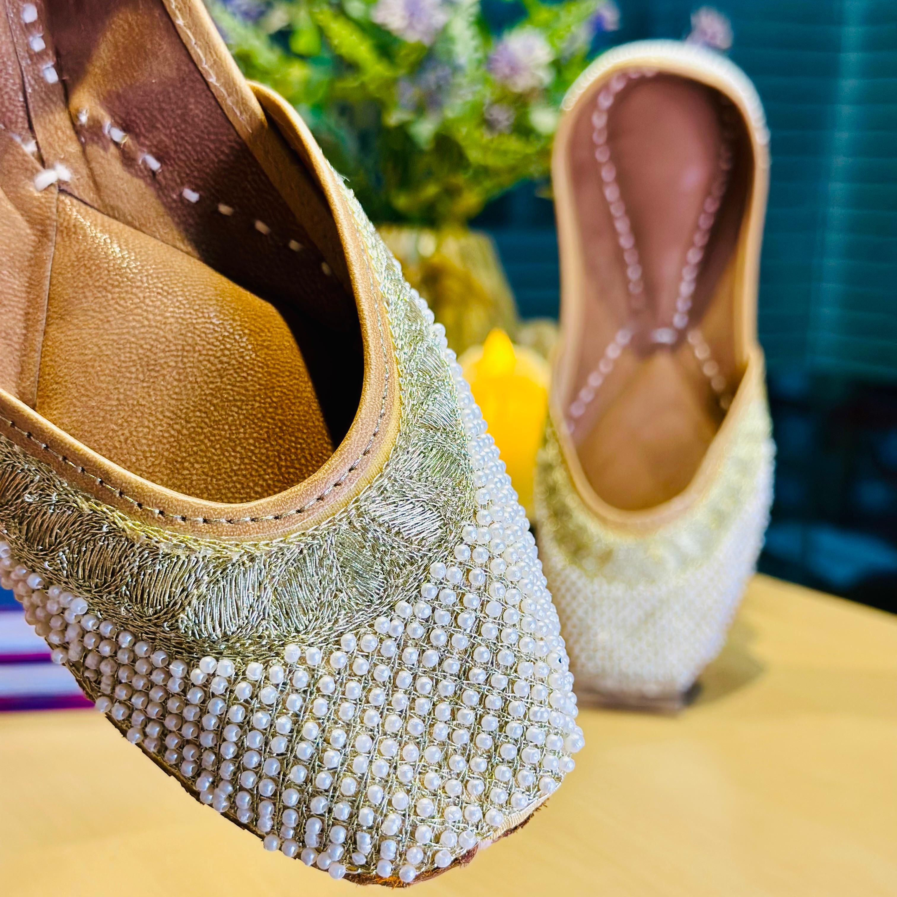 Punjabi Jutti pearl work 2919