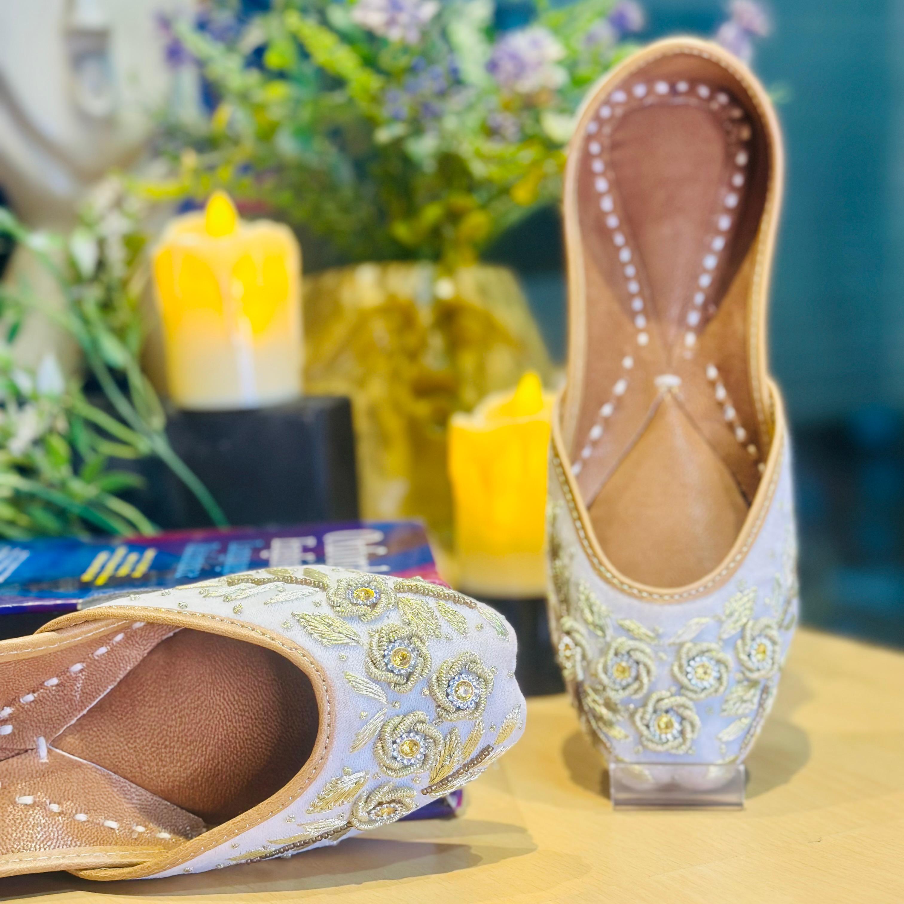 Punjabi Jutti  aari work flower 2920