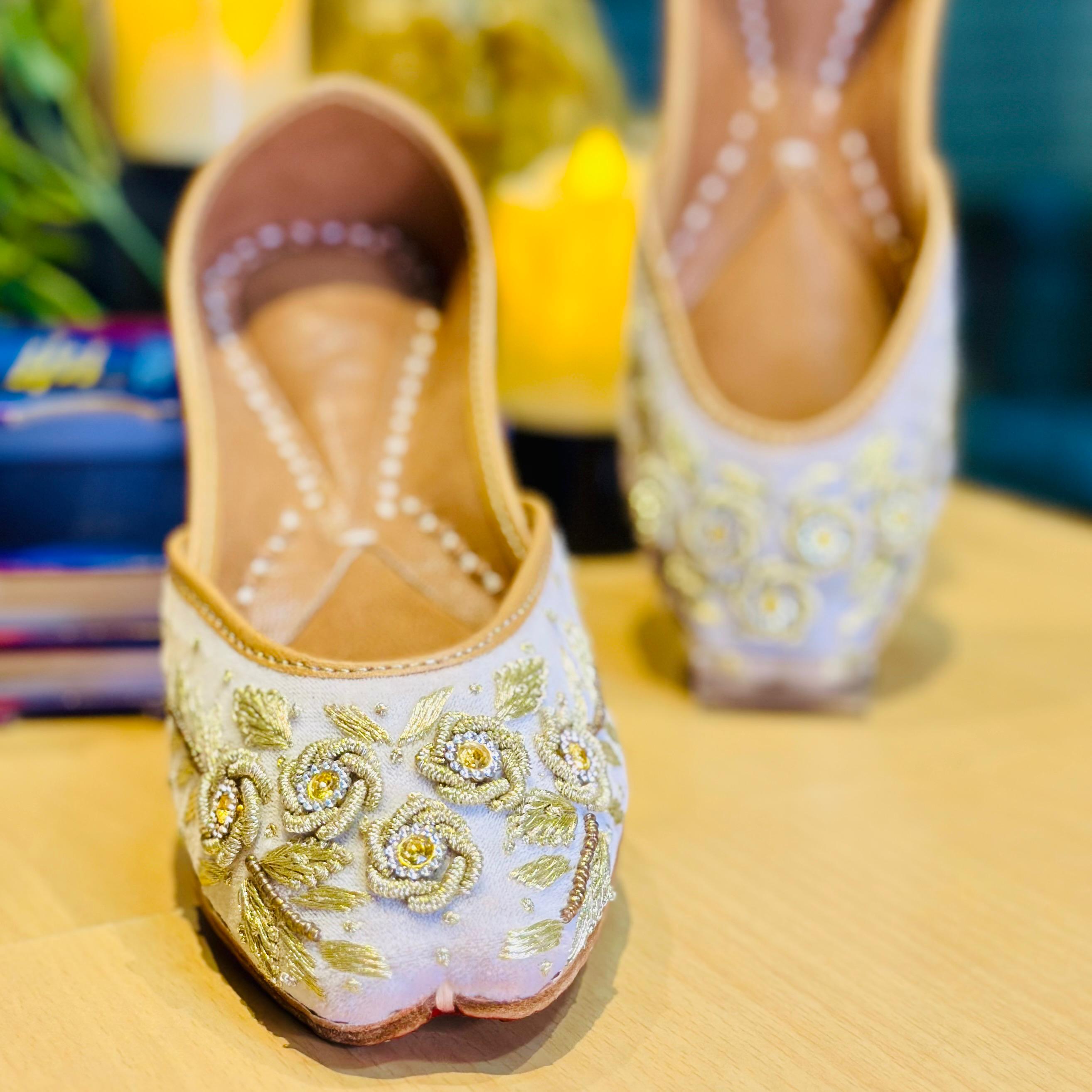 Punjabi Jutti  aari work flower 2920