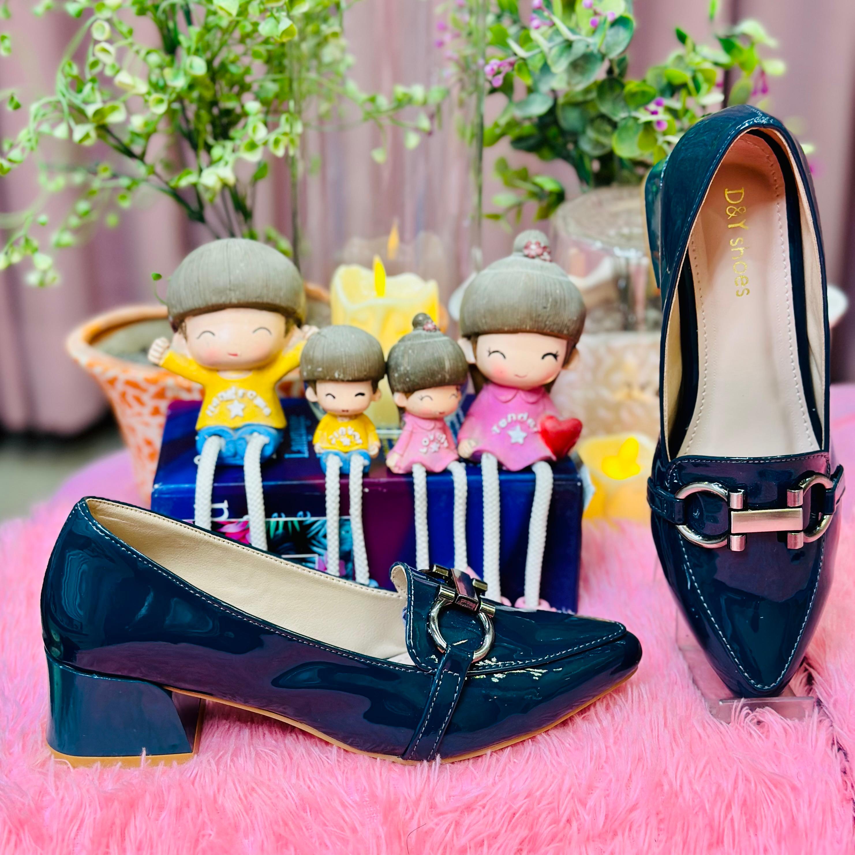 toes and flats  603