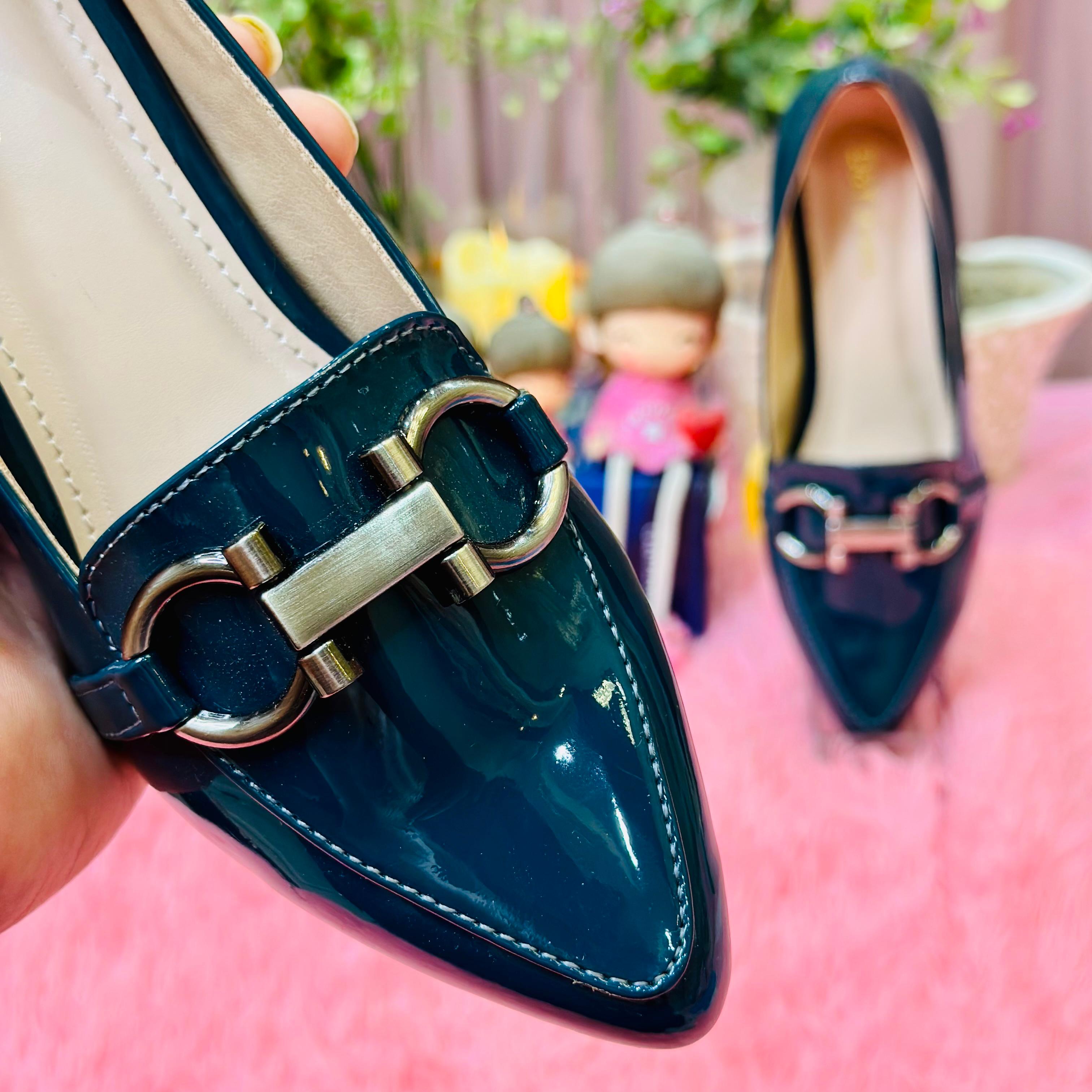 toes and flats  603